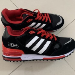 年末年始限定、出血大セール 品質保証 セール商品 adidas 安心買える 男女兼用ランニングシューズ 