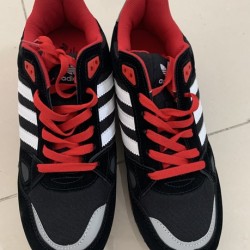 年末年始限定、出血大セール 品質保証 セール商品 adidas 安心買える 男女兼用ランニングシューズ 
