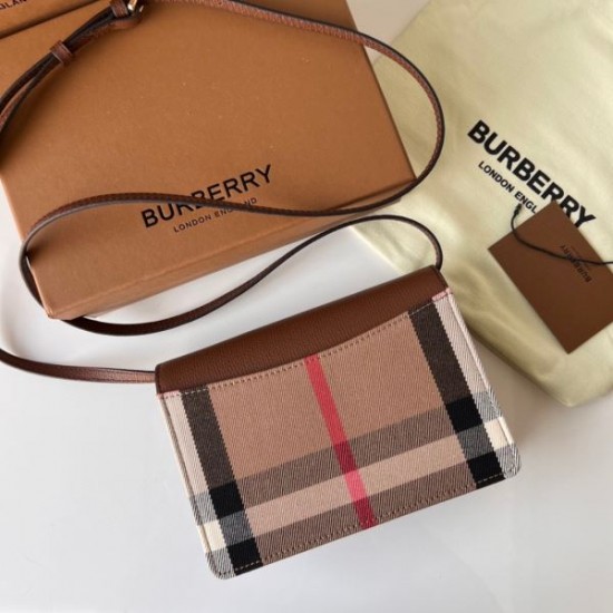 大人っぽい質感 2024SS ショルダーバッグ BURBERRY バーバリー 大人っぽい質感 2024SS ショルダーバッグ BURBERRY バーバリー