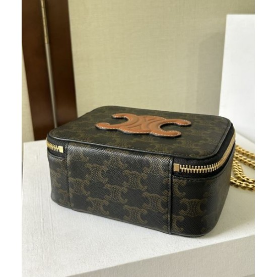 ファッション感が満点 2024SS ショルダーバッグ CELINE セリーヌ ファッション感が満点 2024SS ショルダーバッグ CELINE セリーヌ