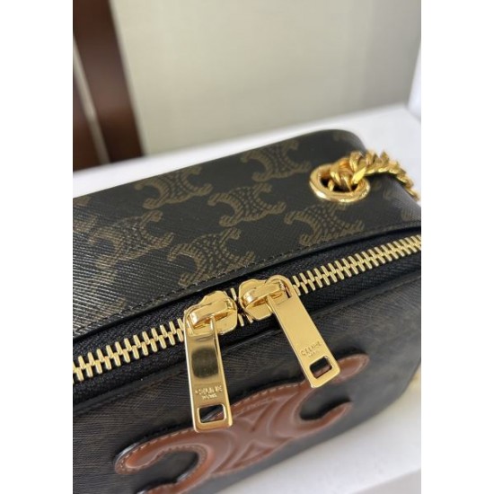 ファッション感が満点 2024SS ショルダーバッグ CELINE セリーヌ ファッション感が満点 2024SS ショルダーバッグ CELINE セリーヌ