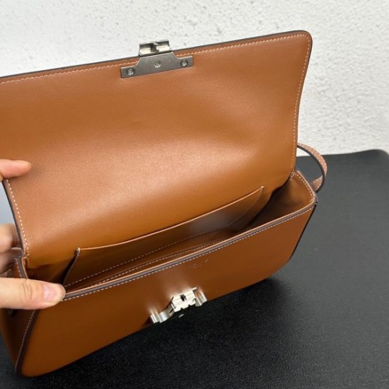 今季買い逃した人必見! 2024SS ショルダーバッグ CELINE セリーヌ 今季買い逃した人必見! 2024SS ショルダーバッグ CELINE セリーヌ
