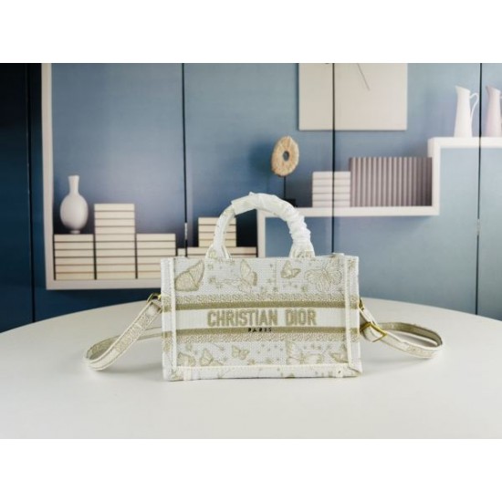 贈るべきのプレゼント 2024SS トートバッグ DIOR ディオール 贈るべきのプレゼント 2024SS トートバッグ DIOR ディオール
