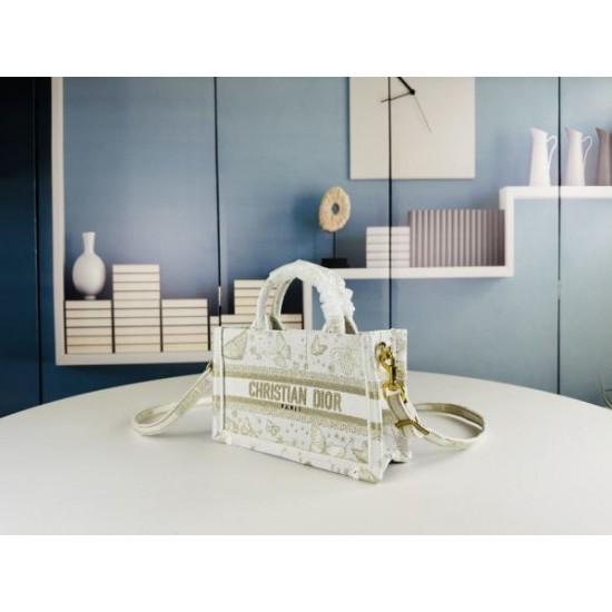 贈るべきのプレゼント 2024SS トートバッグ DIOR ディオール 贈るべきのプレゼント 2024SS トートバッグ DIOR ディオール