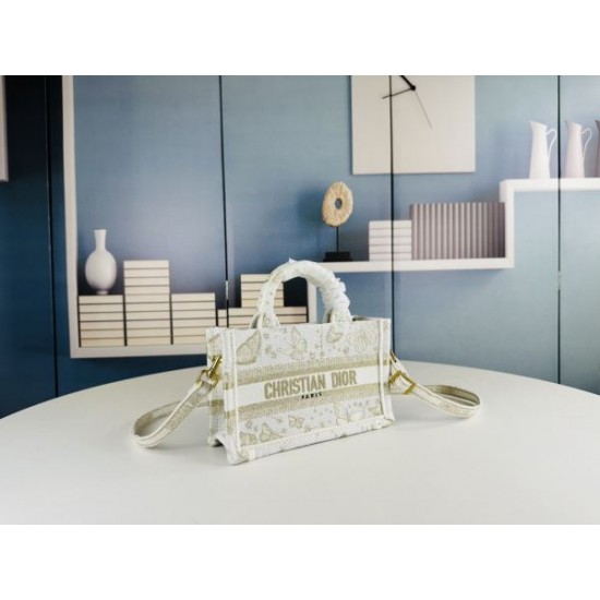贈るべきのプレゼント 2024SS トートバッグ DIOR ディオール 贈るべきのプレゼント 2024SS トートバッグ DIOR ディオール