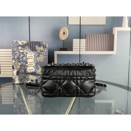 バランスもとりやすい 2024SS ショルダーバッグ DIOR ディオール バランスもとりやすい 2024SS ショルダーバッグ DIOR ディオール