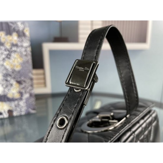 バランスもとりやすい 2024SS ショルダーバッグ DIOR ディオール バランスもとりやすい 2024SS ショルダーバッグ DIOR ディオール
