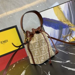 魅力的な価格でセール 2024SS トートバッグ FENDI フェンデイ