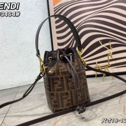 大人の女性にぴったり 2024SS トートバッグ FENDI フェンデイ