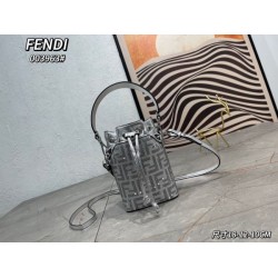 魅力的な価格でセール 2024SS トートバッグ FENDI フェンデイ