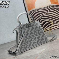 贈るべきのプレゼント 2024SS トートバッグ FENDI フェンデイ