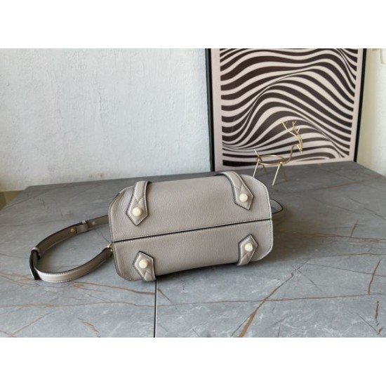 一目瞭然人気ブランド 2024SS トートバッグ FENDI フェンデイ
