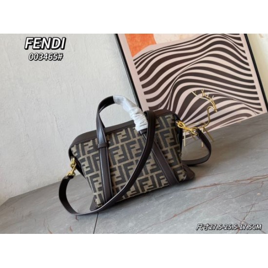 期待値も高いアイテム 2024SS トートバッグ FENDI フェンデイ 期待値も高いアイテム 2024SS トートバッグ FENDI フェンデイ