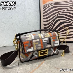 大人の雰囲気たっぷり 2024SS トートバッグ FENDI フェンデイ