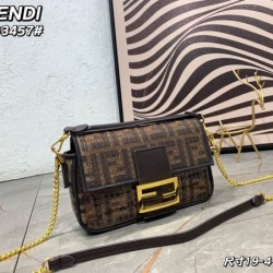 新作いきなり値下げ！ 2024SS ショルダーバッグ FENDI フェンデイ