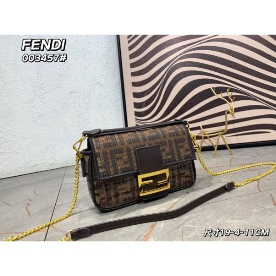 新作いきなり値下げ！ 2024SS ショルダーバッグ FENDI フェンデイ