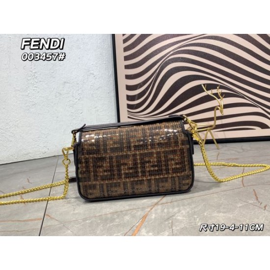 新作いきなり値下げ！ 2024SS ショルダーバッグ FENDI フェンデイ