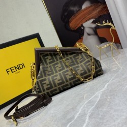 最新作期間限定セール 2024SS ショルダーバッグ FENDI フェンデイ