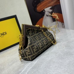 最新作期間限定セール 2024SS ショルダーバッグ FENDI フェンデイ