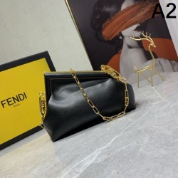レトロな雰囲気が漂う 2024SS ショルダーバッグ FENDI フェンデイ