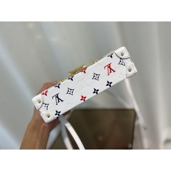 主役級アイテム 2024SS ショルダーバッグ LOUIS VUITTON ルイヴィトン 主役級アイテム 2024SS ショルダーバッグ LOUIS VUITTON ルイヴィトン