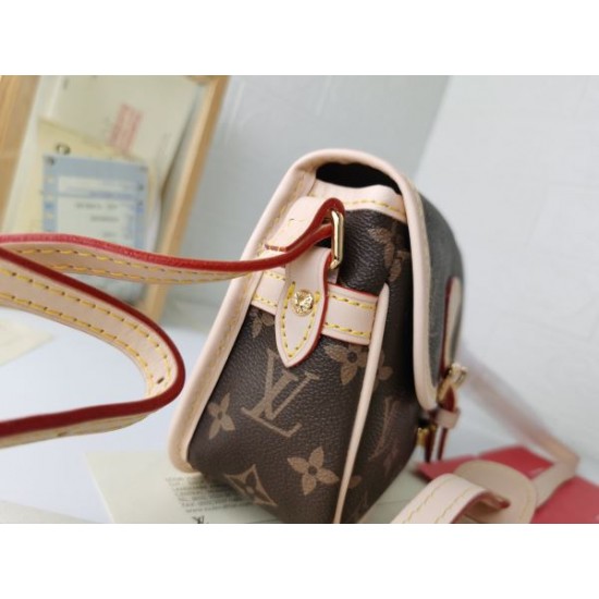 愛用者が続出中 2024SS ショルダーバッグ LOUIS VUITTON ルイヴィトン 愛用者が続出中 2024SS ショルダーバッグ LOUIS VUITTON ルイヴィトン