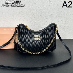 大人シンプルな 2024SS トートバッグ MIU MIU ミュウミュウ