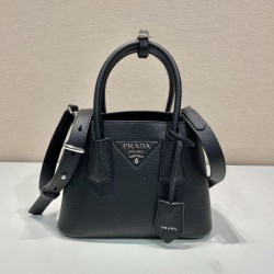 リラックスした雰囲気に 2024SS トートバッグ PRADA プラダ