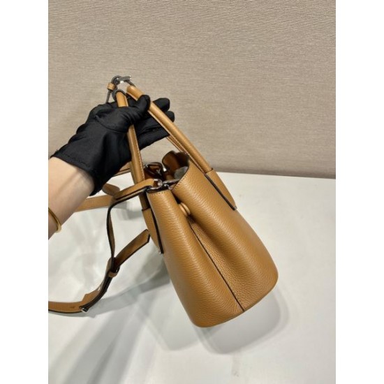 リラックスした雰囲気に 2024SS トートバッグ PRADA プラダ