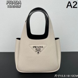 ファッションに新しい色 2024SS トートバッグ PRADA プラダ