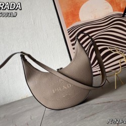 今年らしく魅力的アップ 2024SS トートバッグ PRADA プラダ