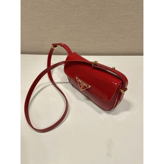 これさえ押さえればOK! 2024SS ショルダーバッグ PRADA プラダ これさえ押さえればOK! 2024SS ショルダーバッグ PRADA プラダ
