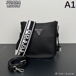 抜群な魅力的なアイテム 2024SS ショルダーバッグ PRADA プラダ