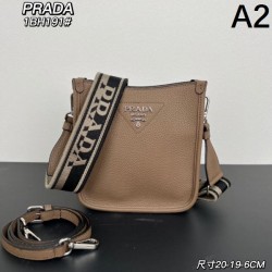 抜群な魅力的なアイテム 2024SS ショルダーバッグ PRADA プラダ