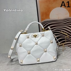 セールでお勧め 2024SS トートバッグ VALENTINO ヴァレンティノ 