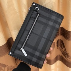 2024SS 引き続き人気のアイテム BURBERRY バーバリー クラッチバッグ