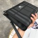 2024SS 引き続き注目のスタイル BURBERRY バーバリー クラッチバッグ 2024SS 引き続き注目のスタイル BURBERRY バーバリー クラッチバッグ