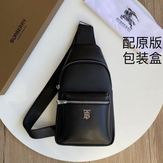 2024SS 斬新なスタイル BURBERRY バーバリー チェストバッグ 2024SS 斬新なスタイル BURBERRY バーバリー チェストバッグ