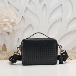 2024SS 話題が沸騰中 BOTTEGA VENETA ボッテガヴェネタ ショルダーバッグ