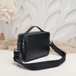 2024SS 話題が沸騰中 BOTTEGA VENETA ボッテガヴェネタ ショルダーバッグ