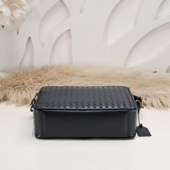 2024SS 話題が沸騰中 BOTTEGA VENETA ボッテガヴェネタ ショルダーバッグ