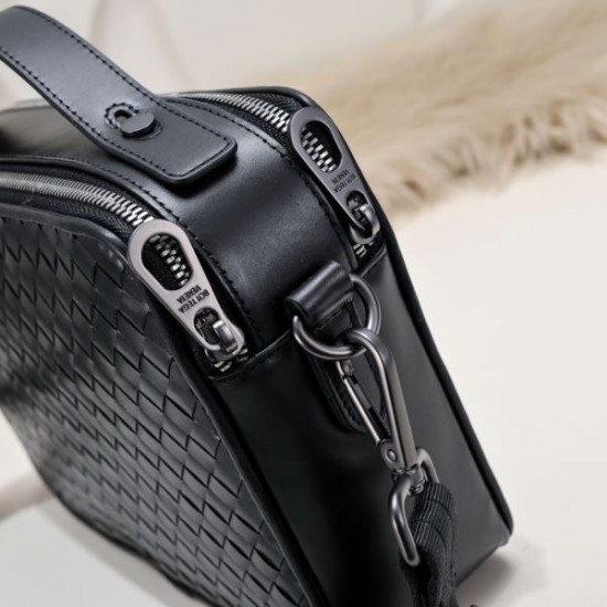 2024SS 話題が沸騰中 BOTTEGA VENETA ボッテガヴェネタ ショルダーバッグ