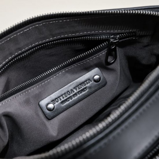 2024SS 話題が沸騰中 BOTTEGA VENETA ボッテガヴェネタ ショルダーバッグ