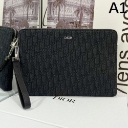 2024SS 今年らしい優秀アイテム DIOR ディオール クラッチバッグ