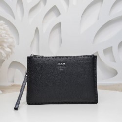 2024SS デイリーにおすすめの1品 FENDI フェンデイ クラッチバッグ