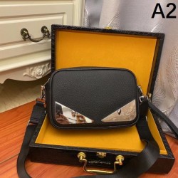 2024SS 新作いきなり値下げ！ FENDI フェンデイ ショルダーバッグ