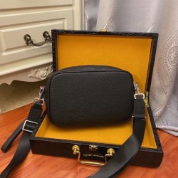 2024SS 人気爆だんな売れ筋！ FENDI フェンデイ ショルダーバッグ