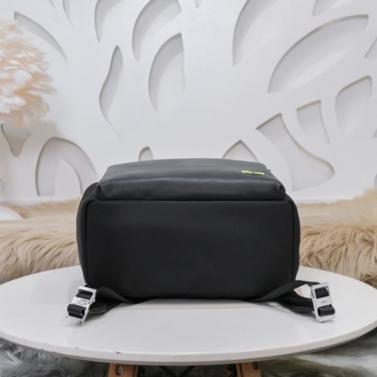 2024SS 毎年大人気のアイテム FENDI フェンデイ バックパック 2024SS 毎年大人気のアイテム FENDI フェンデイ バックパック