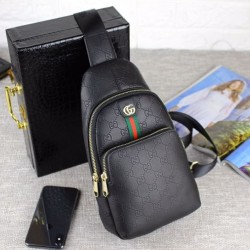 2024SS 雑誌も街も人気アイテム GUCCI グッチ チェストバッグ