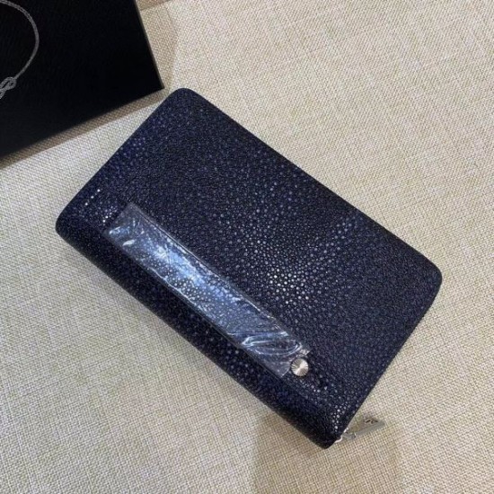 2024SS きれいめな印象で着こなし PRADA プラダ クラッチバッグ 2024SS きれいめな印象で着こなし PRADA プラダ クラッチバッグ